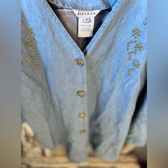 Alexa Em Studded Denim Button up Size Medium vintage   Gold buttons & embellish - Picture 4 of 8